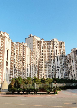 DLF Regal Gardens